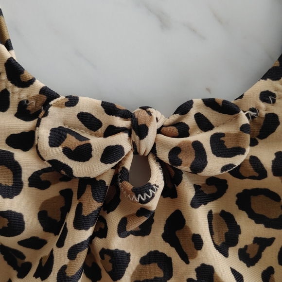 ✅ SOLD ✅ Old Navy Infant Swimsuit - Picture 3 of 4